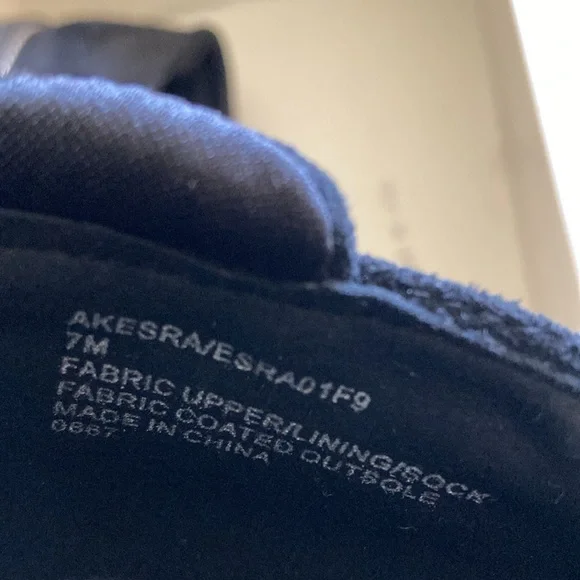 New In Box Anne Klein Suede Shoes - Picture 12 of 16